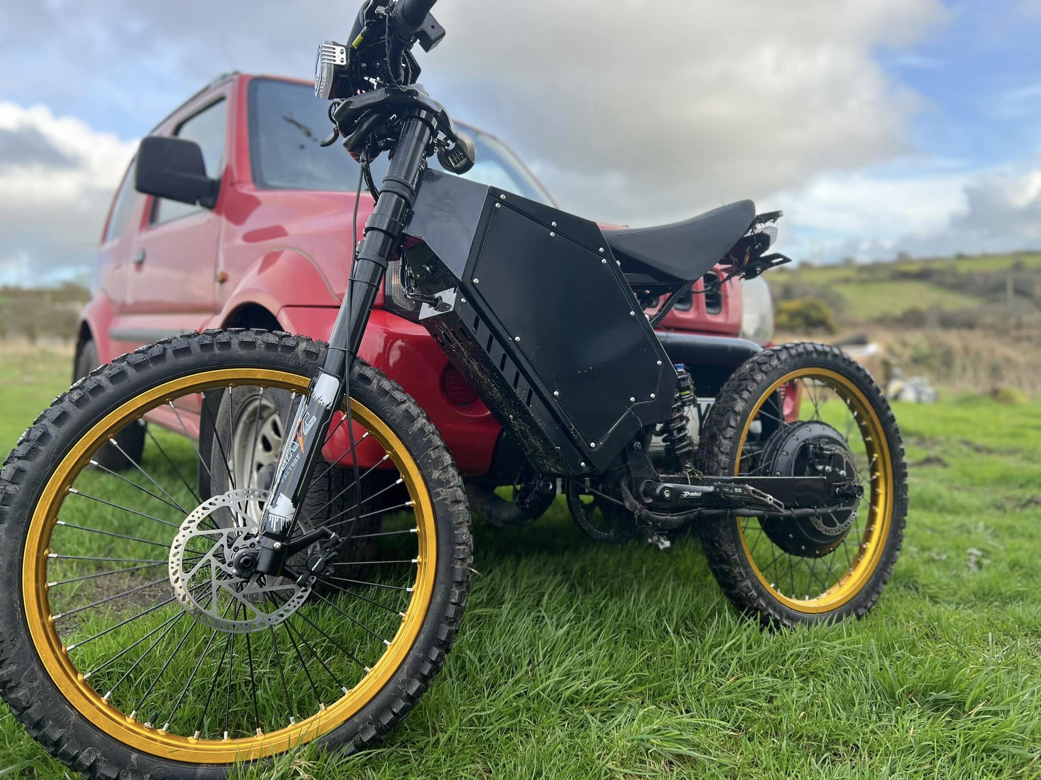 دراجة كهربائية ستيلث بومبر 202 - مراجعة 8000W Stealth Bomber Ebike وسعره