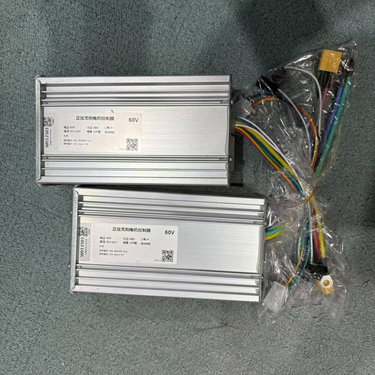 48 فولت 25A 52 فولت 28A 60 فول - مراجعة 60V 5600W Dual Motor Electric Scooter وسعره